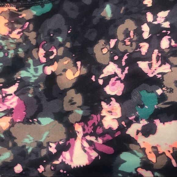 Eddie Bauer Cropped Leggings Size Large - Picture 3 of 7